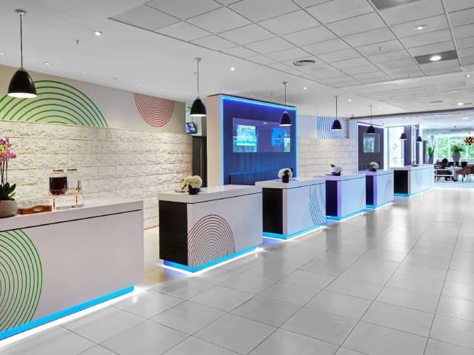 Hotel Novotel London West photo 3