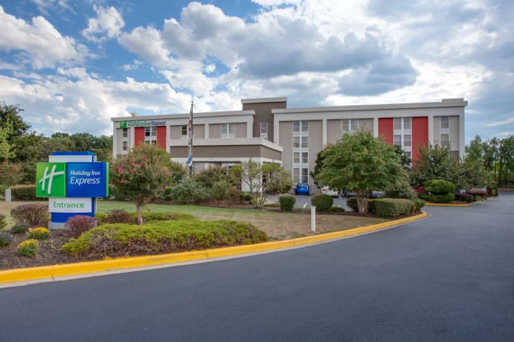 Holiday Inn Express Washington DC East - Andrews AFB photo 2