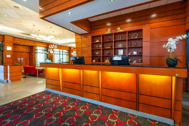 Grand Park Hotel Vancouver Airport photo 3
