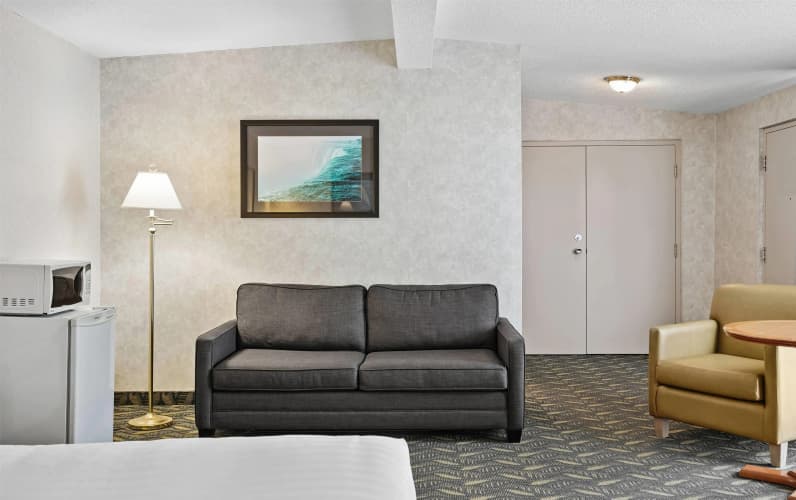 Travelodge by Wyndham Niagara Falls At the Falls photo 2