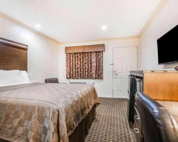 Rodeway Inn National City San Diego South photo 5