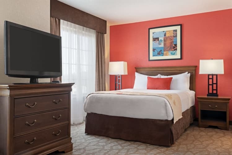 Baymont By Wyndham Greensboro/Coliseum photo 4