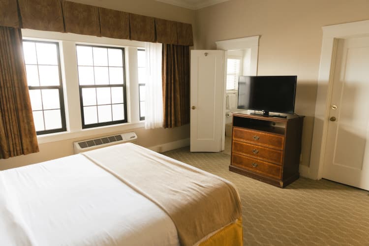 Historic Santa Maria Inn photo 2