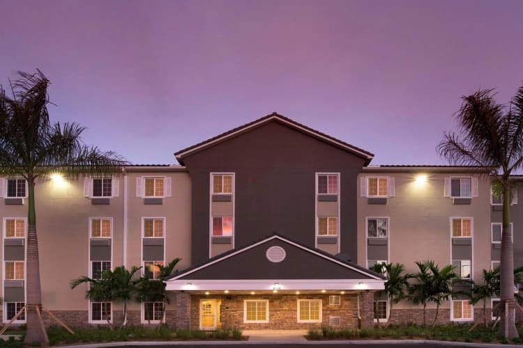 Extended Stay America Select Suites Fort Lauderdale Airport West photo 2