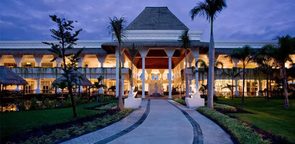Grand Riviera Princess photo 2