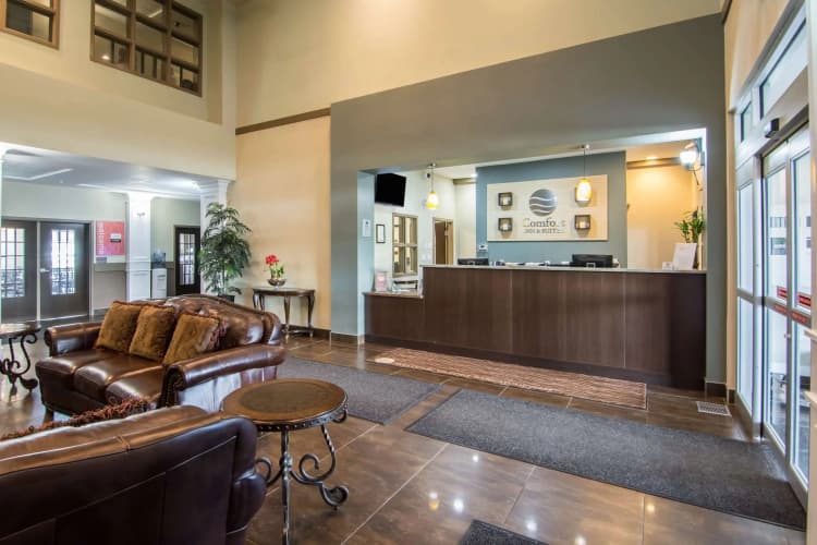 Comfort Inn & Suites photo 3