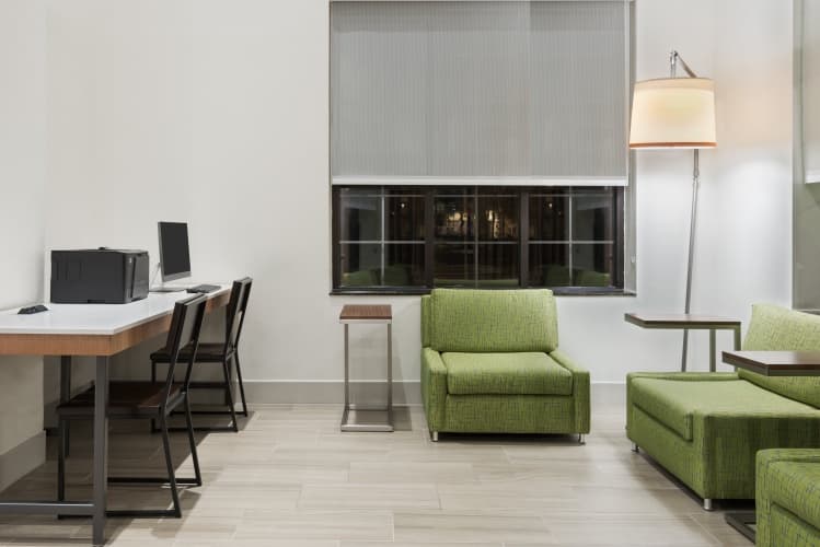 Holiday Inn Express & Suites Nearest Universal Orlando photo 4