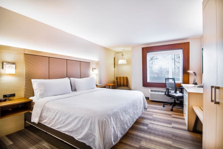 Holiday Inn Express & Suites Langley photo 4