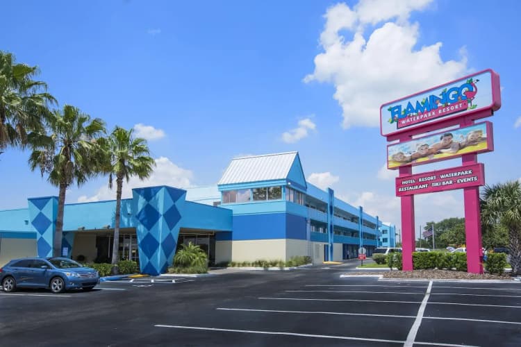 Ramada by Wyndham Hotel & Water Park photo 2