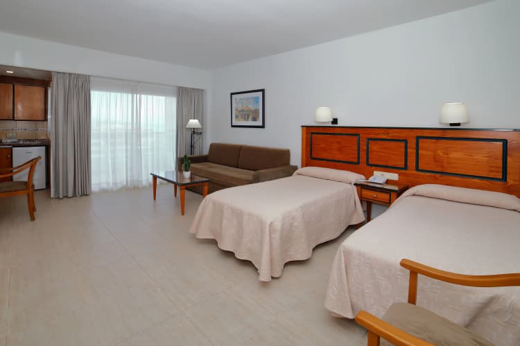 Hotel Apartamentos PYR Fuengirola photo 4
