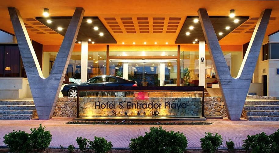 Hotel & Spa S'Entrador Playa photo 2