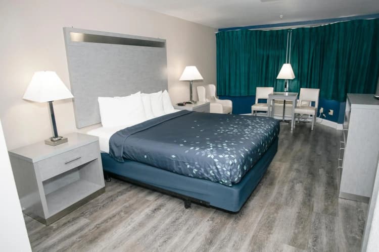 Anchor Beach Inn photo 3