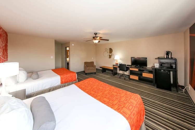 Howard Johnson By Wyndham Winnipeg West photo 4