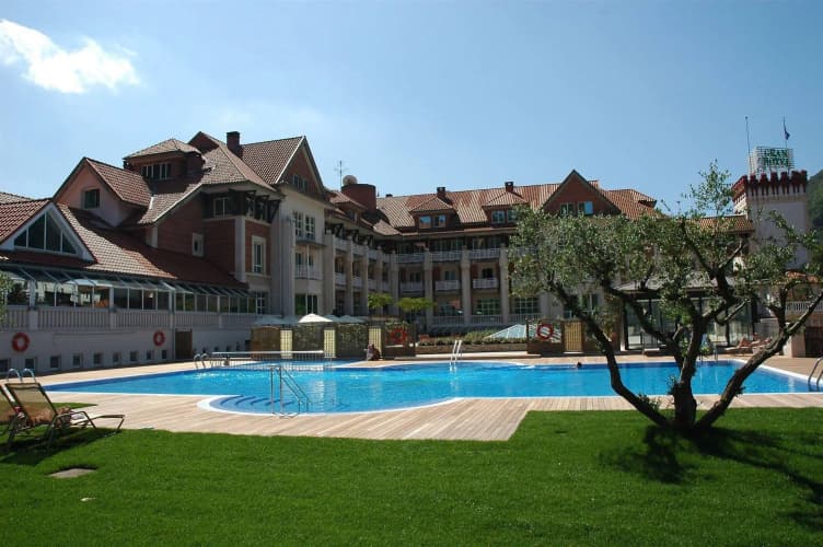 Gran Hotel Balneario de Puente Viesgo photo 2