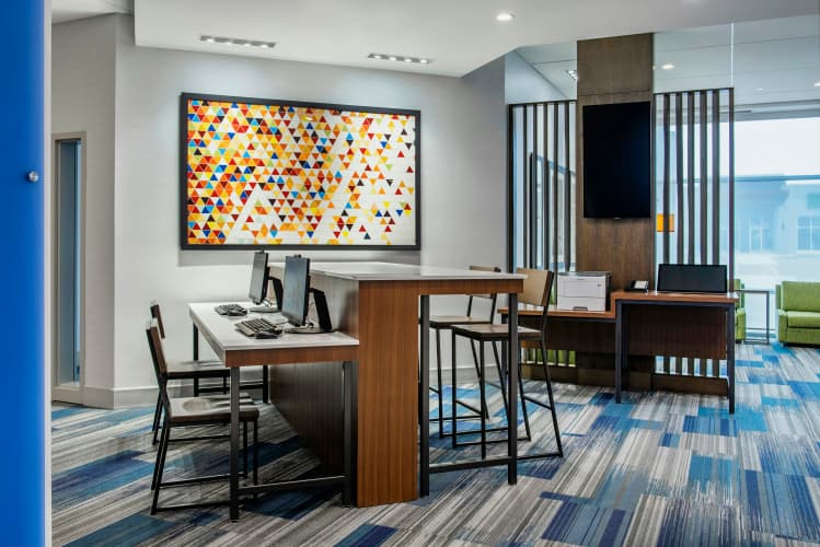 Holiday Inn Express & Suites Kelowna - East photo 4