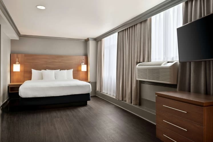 Days Inn by Wyndham Vancouver Downtown photo 3