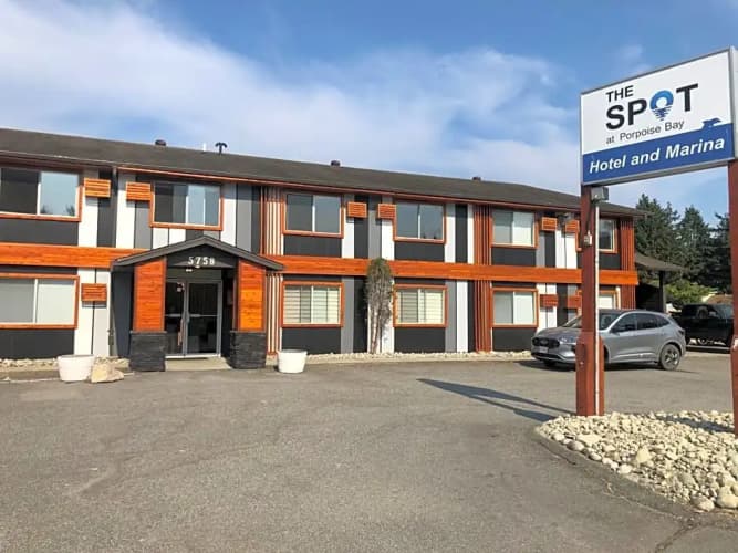 Royal Reach Motel & Marina photo 1