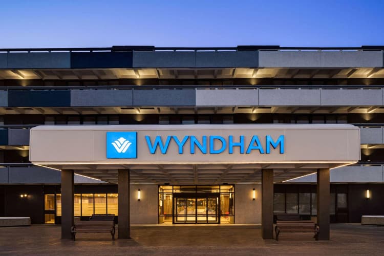 Wyndham Edmonton Hotel and Conference Centre photo 2