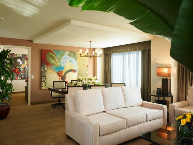 DoubleTree Suites by Hilton Hotel Anaheim Resort - Conventio photo 3
