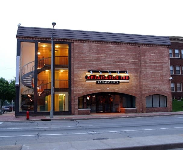 Ramada By Wyndham Milwaukee photo 2
