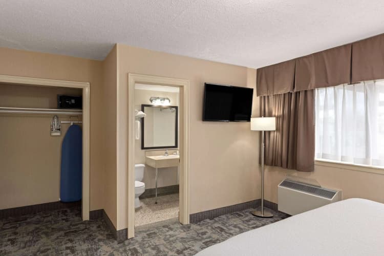 Travelodge By Wyndham Thunder Bay photo 3