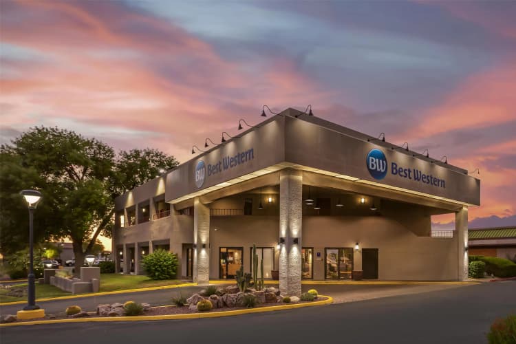 Best Western InnSuites Tucson Foothills Hotel & Suites photo 2