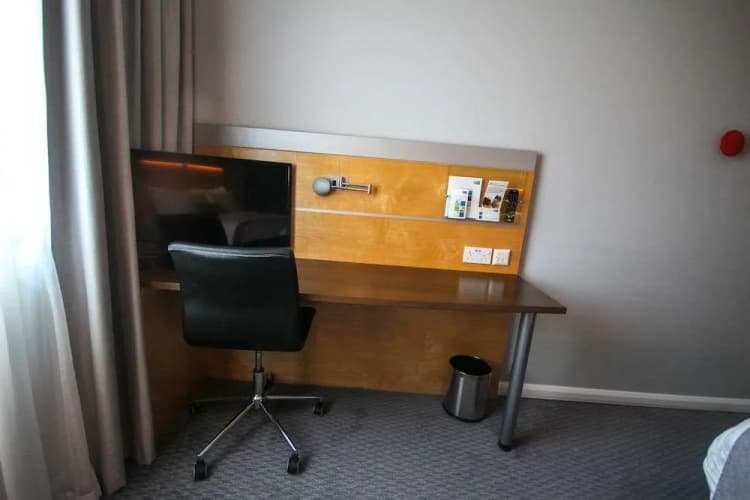 Holiday Inn Express Doncaster photo 3