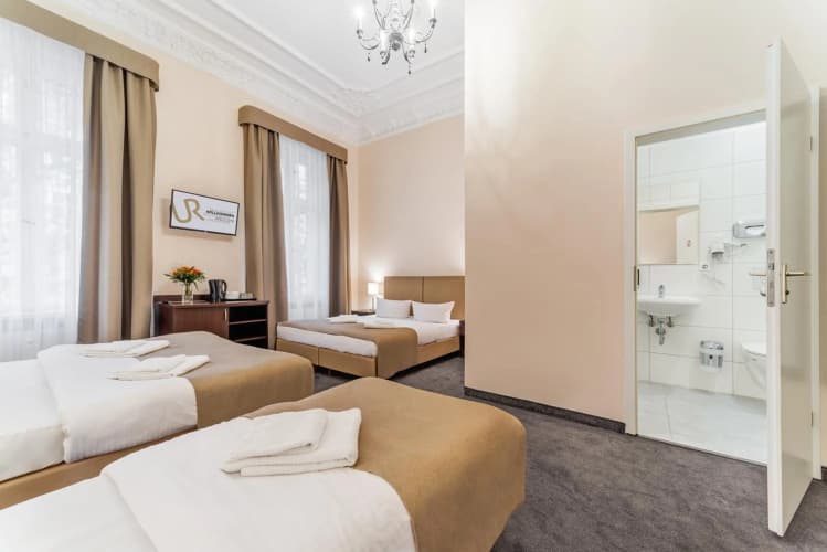 Upper Room Hotel photo 5