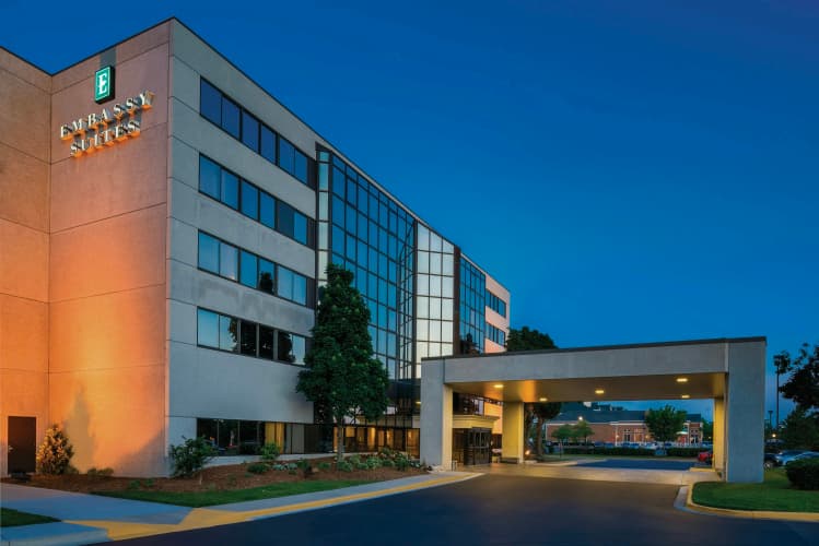 Embassy Suites by Hilton Milwaukee Brookfield photo 2