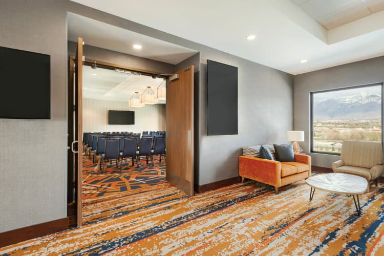 Embassy Suites by Hilton South Jordan Salt Lake City photo 4