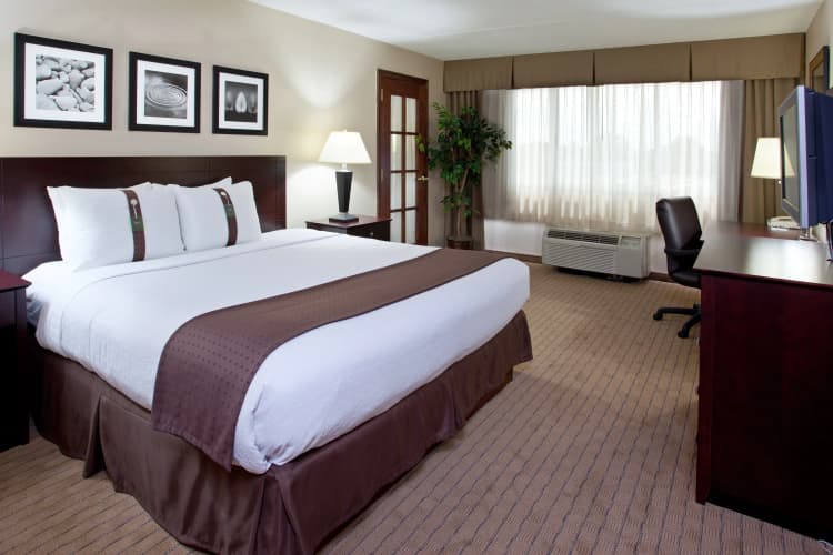 Holiday Inn Canton (Belden Village) photo 4