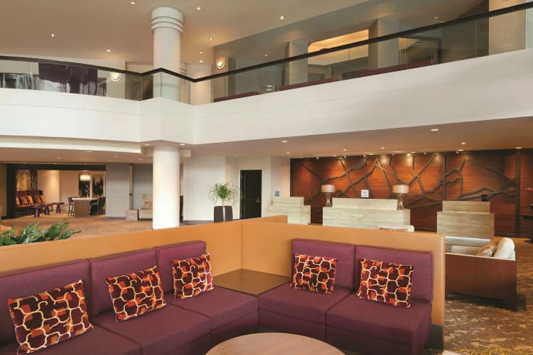 Hilton East Brunswick Hotel & Executive Meeting Center photo 2