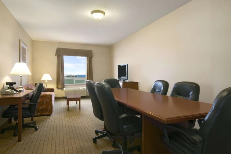 Days Inn By Wyndham Moose Jaw, photo 3