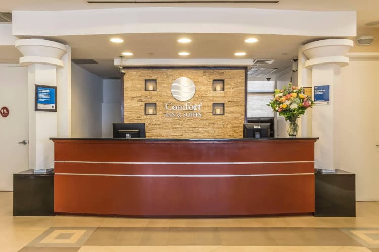Comfort Inn & Suites LaGuardia Airport photo 3