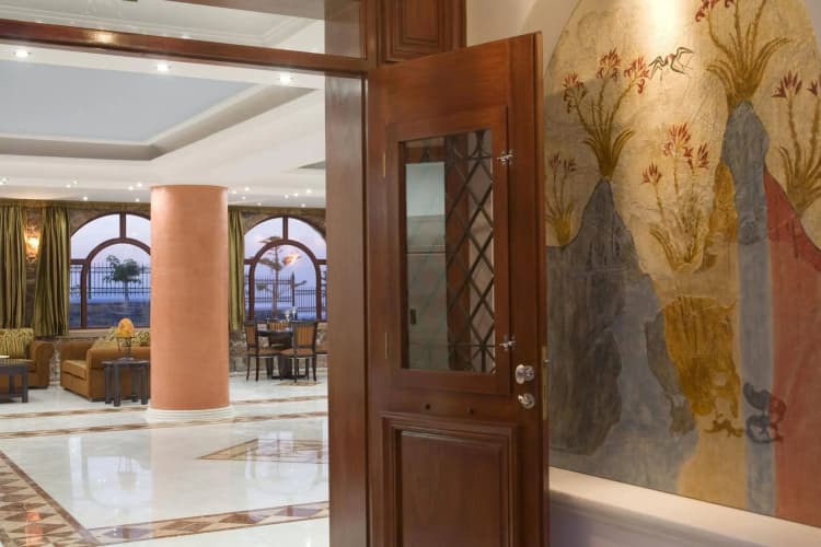 Maison Des Lys Luxury Suites photo 3