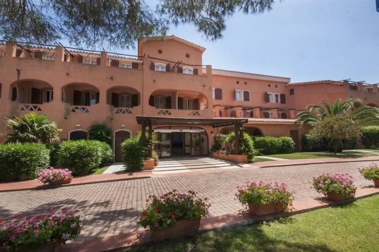 Blu Hotel Laconia Village photo 2