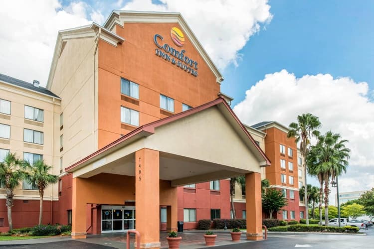 Comfort Inn & Suites Near Universal Orlando Resort photo 2