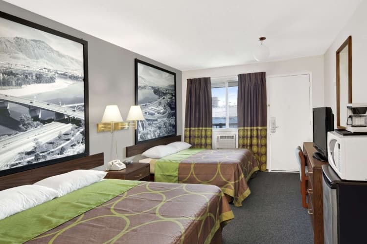 Super 8 by Wyndham Kamloops East, photo 4