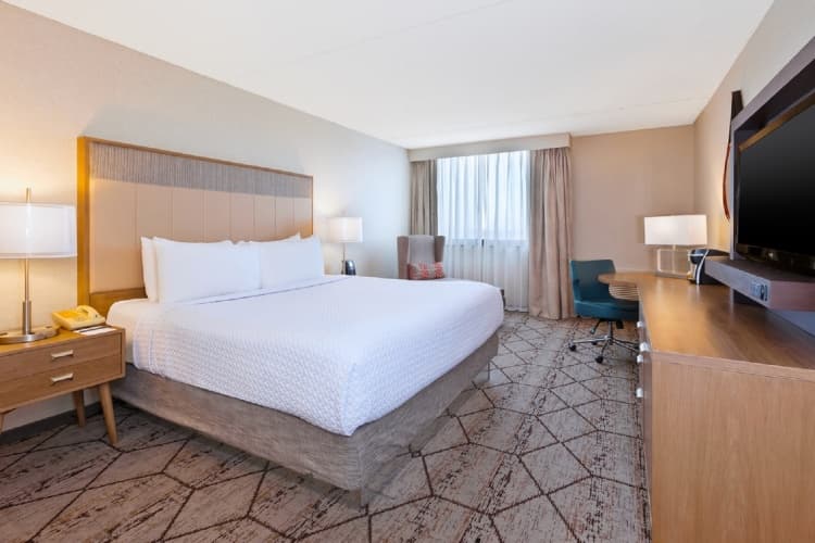 Crowne Plaza Columbus North Worthington photo 5