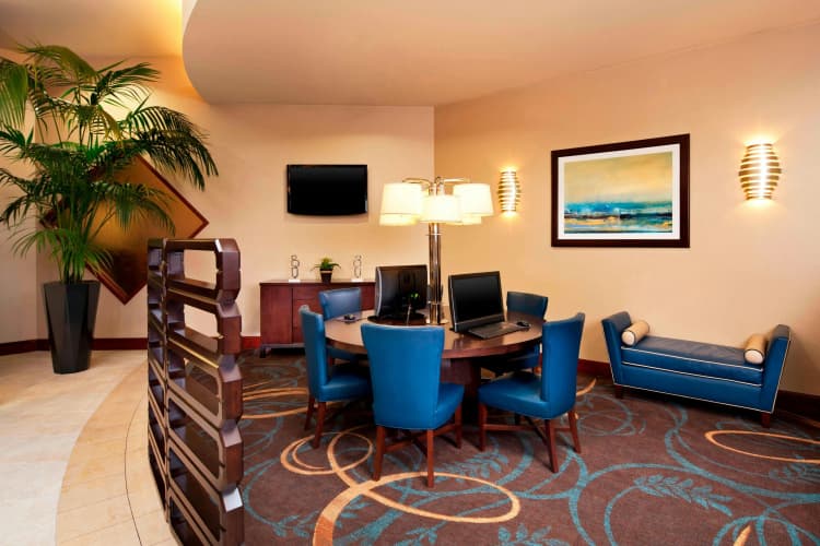 Sheraton Agoura Hills Hotel photo 2