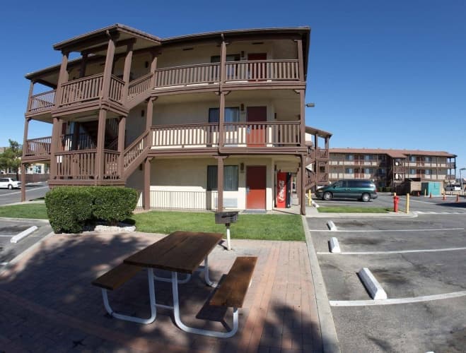 Ez 8 Motel Palmdale photo 2