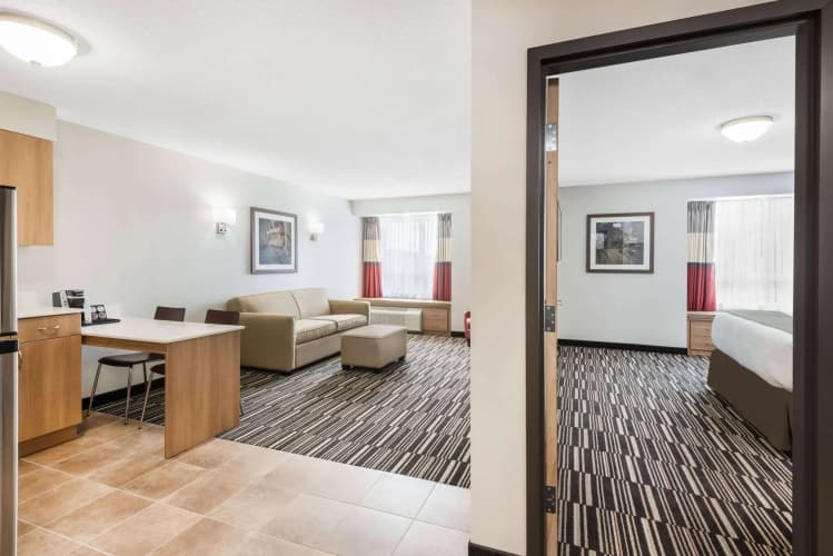 Microtel Inn & Suites by Wyndham Sudbury photo 3