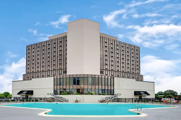 Wyndham Garden Norfolk Downtown photo 2