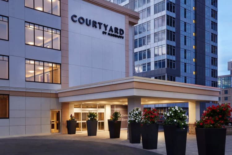 Courtyard By Marriott Ottawa Downtown photo 2