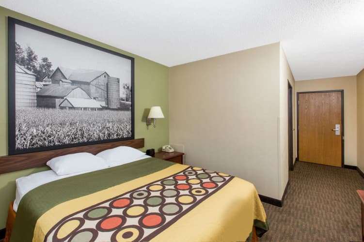 Super 8 by Wyndham Fairmont, photo 5
