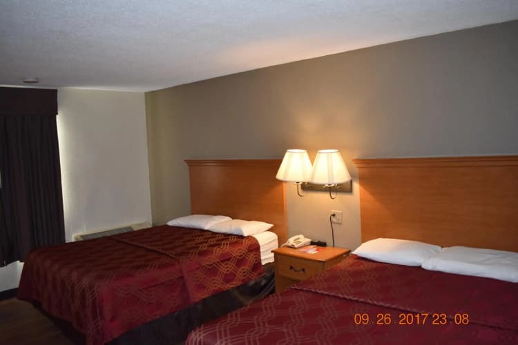 Mho Hotel Bordentown photo 5