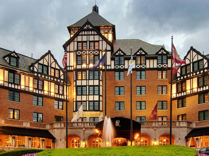 Hotel Roanoke & Conference Ctr, Curio Collection by Hilton photo 2