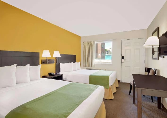 Howard Johnson by Wyndham Las Vegas Near The Strip photo 5