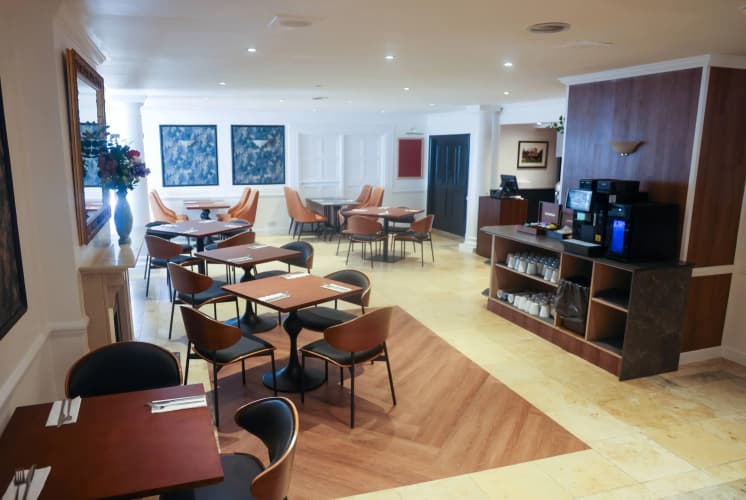 Ramada by Wyndham Cheltenham photo 3