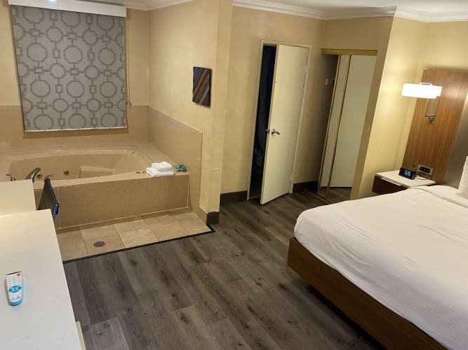 Best Western Hollywood Plaza Inn -Hollywood Walk of Fame photo 4